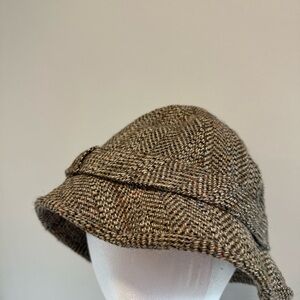 Vintage 60s Women’s The Edinburgh Woolen Mill tweed bucket Hat.